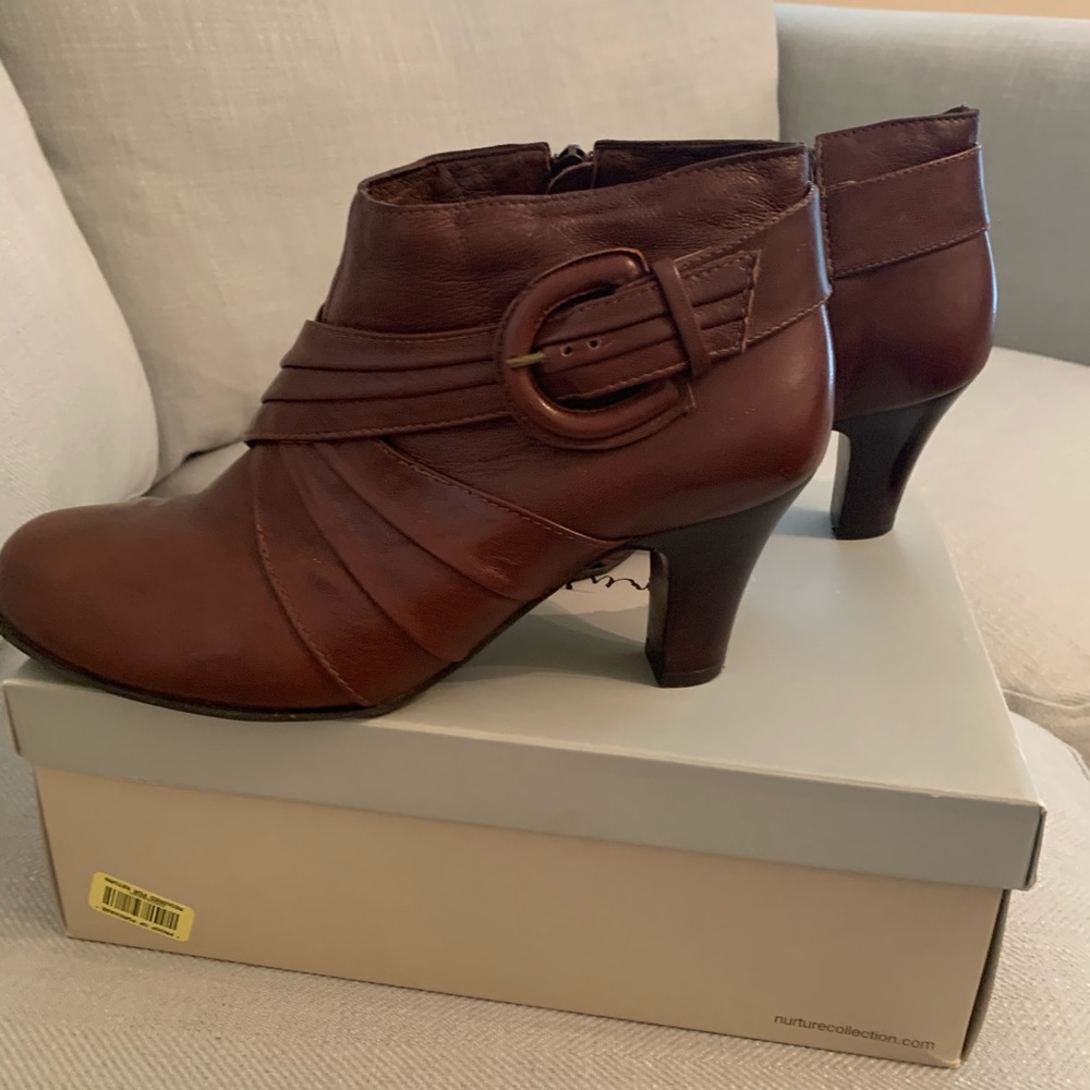Nurture brand booties side zipper rubber soles - Picture 4 of 7